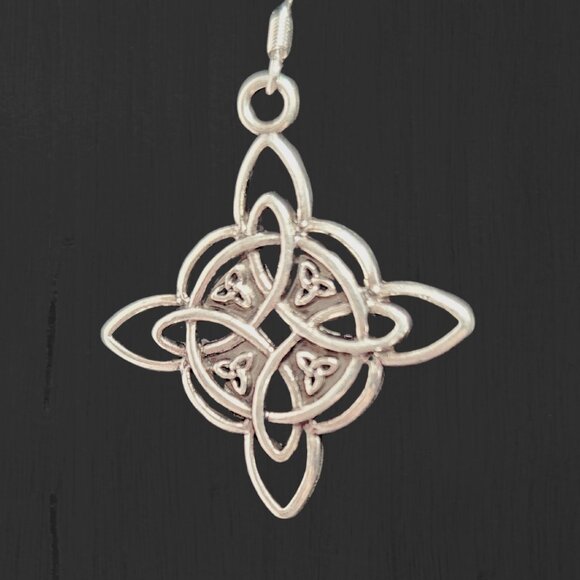 Title: Celtic Knot Necklace & Earring Set – Silver Tone - Picture 2 of 7